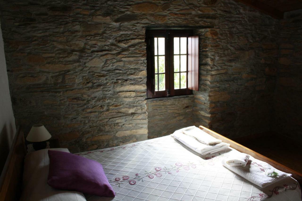 Отель Casas De Pedra Пруэнса-а-Нова Экстерьер фото