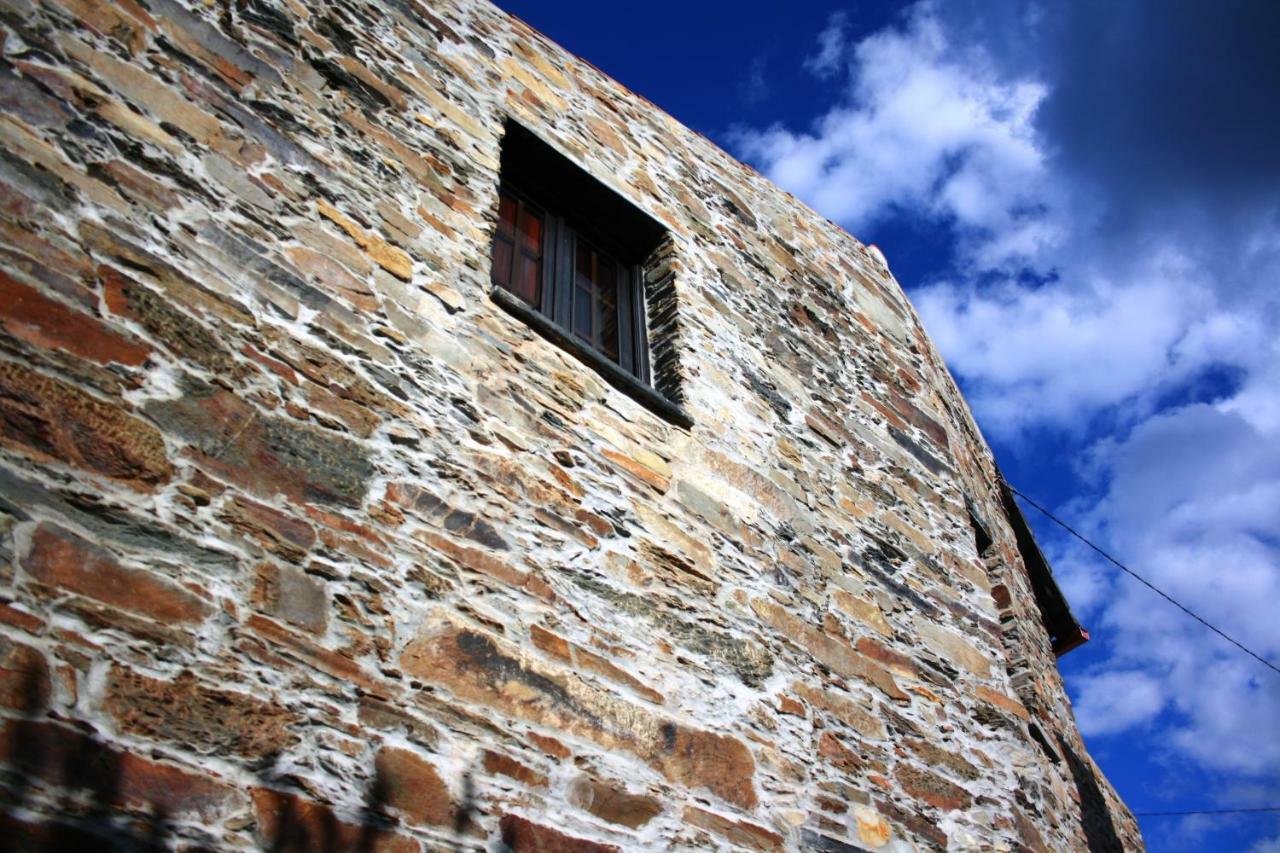 Отель Casas De Pedra Пруэнса-а-Нова Экстерьер фото
